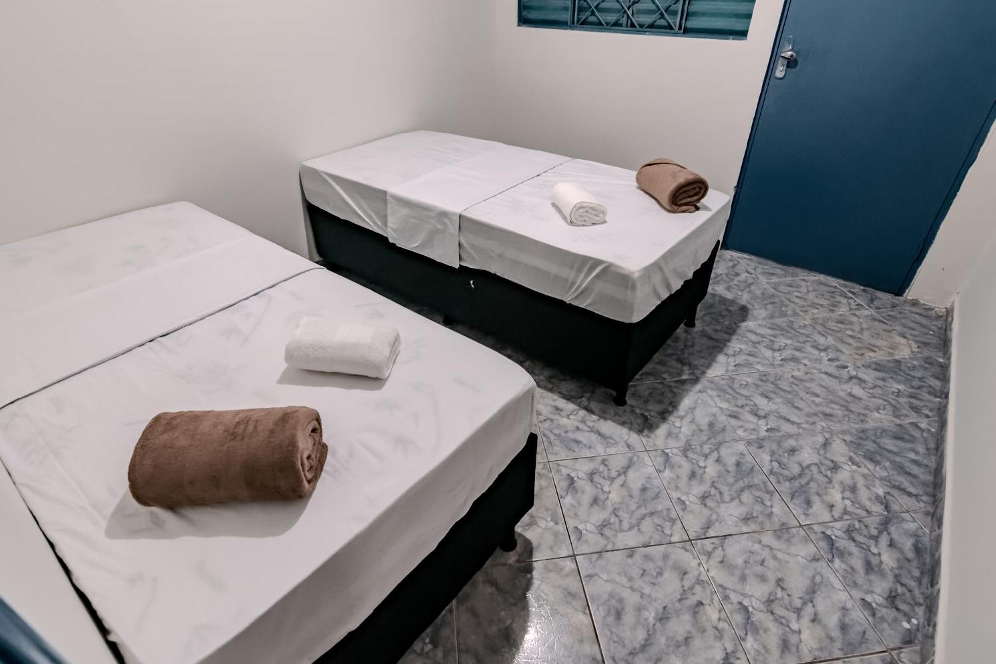 Pousada Roosevelt Quarto 04 - Pousada Central Prox Rodoviaria E Dist Industrial Hotel Uberlandia Ngoại thất bức ảnh